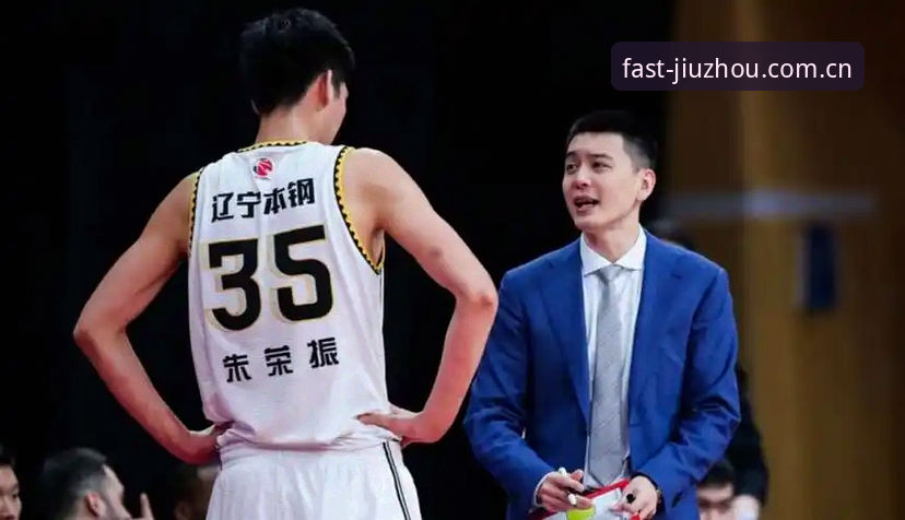 杨鸣谈C罗压力，赛事资讯尽在九州体育官网